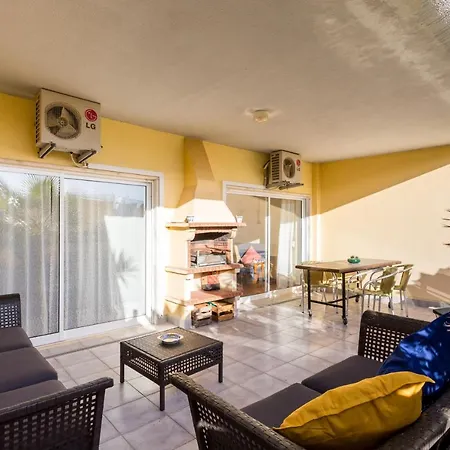 Im On Meia Terrasse Apartman