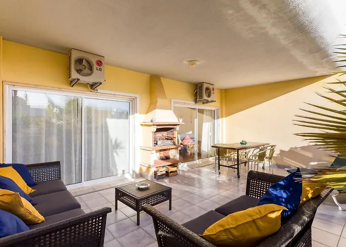 Im On Meia Terrasse 아파트